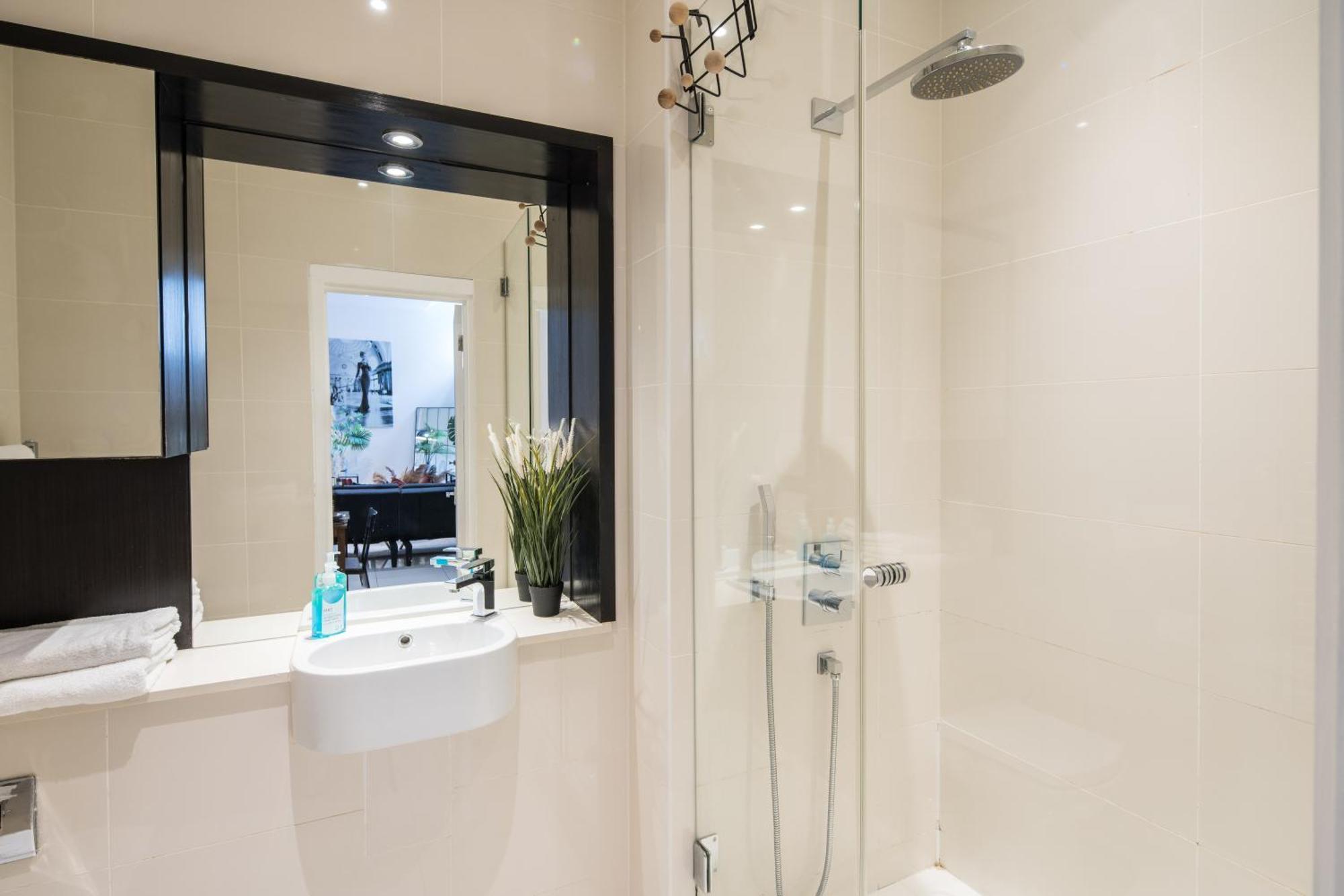 Апартаменты Al Central-Soho-Chinatown-Coventgarden-Cozy-Onebed Лондон Экстерьер фото